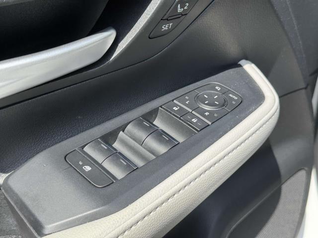Photo of 2024 Wind Chill Pearl Toyota Grand Highlander