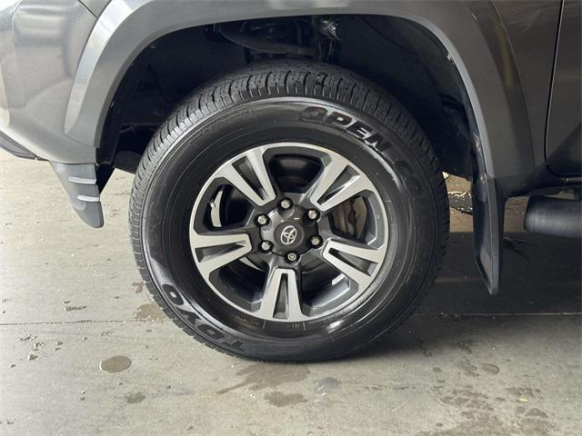 Photo of 2017 Magnetic Gray Metallic Toyota Tacoma