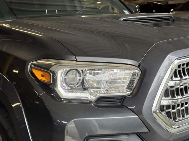 Photo of 2017 Magnetic Gray Metallic Toyota Tacoma