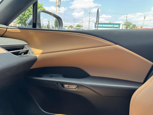 Photo of 2023 Iridium Lexus RX 350
