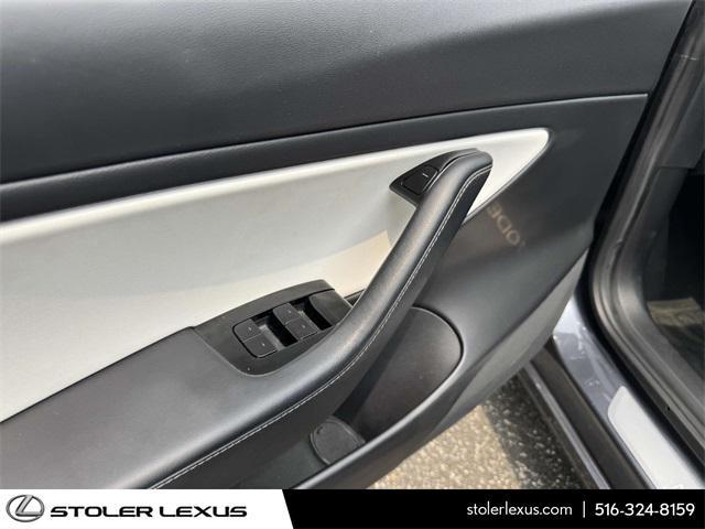 Photo of 2020 Midnight Silver Metallic Tesla Model 3