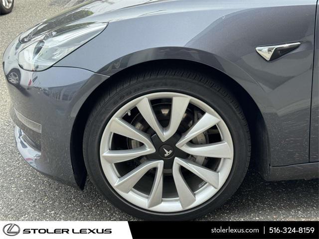 Photo of 2020 Midnight Silver Metallic Tesla Model 3