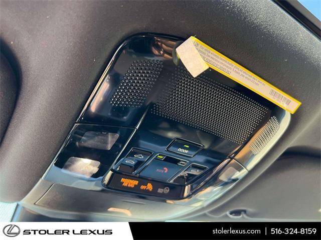 Photo of 2024 Wh Lexus RX 350