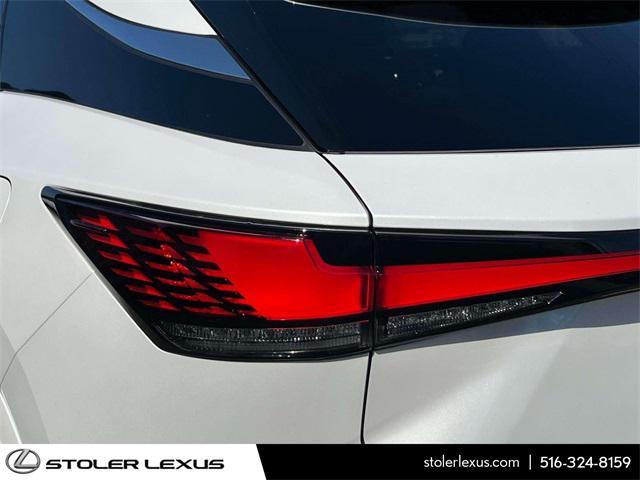 Photo of 2024 Wh Lexus RX 350
