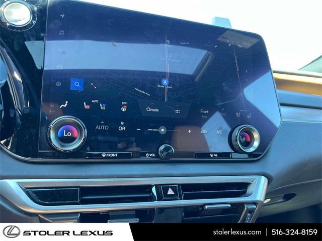 Photo of 2024 Wh Lexus RX 350