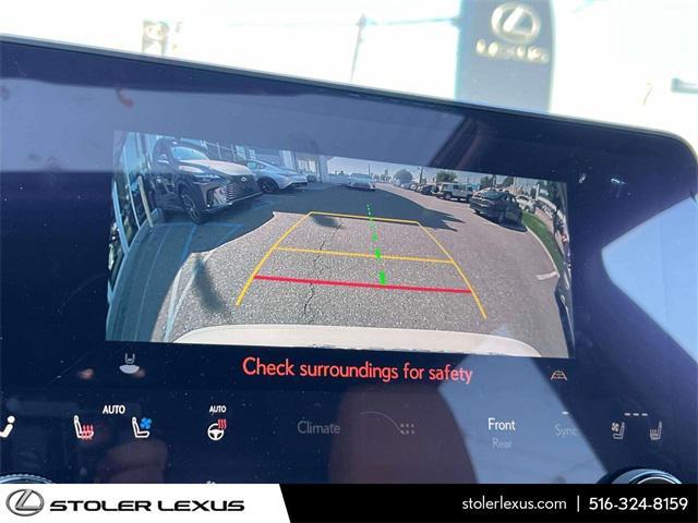 Photo of 2024 Wh Lexus RX 350