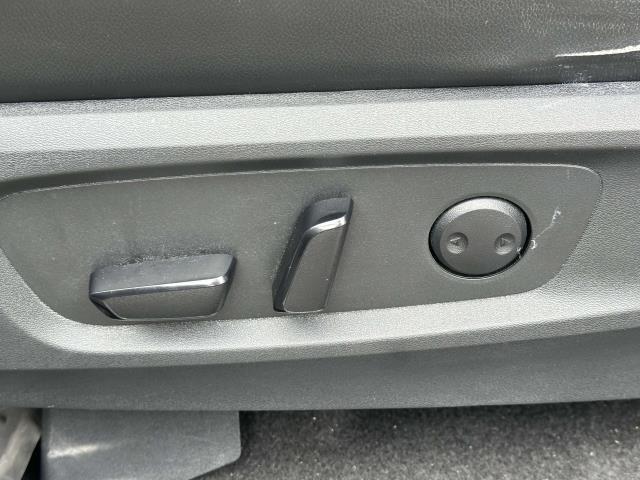 Photo of 2023 Brilliant Silver Metallic Nissan Pathfinder