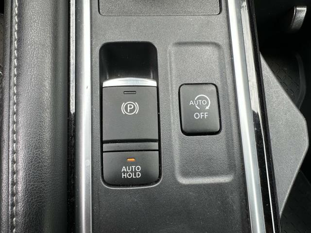 Photo of 2023 Brilliant Silver Metallic Nissan Pathfinder