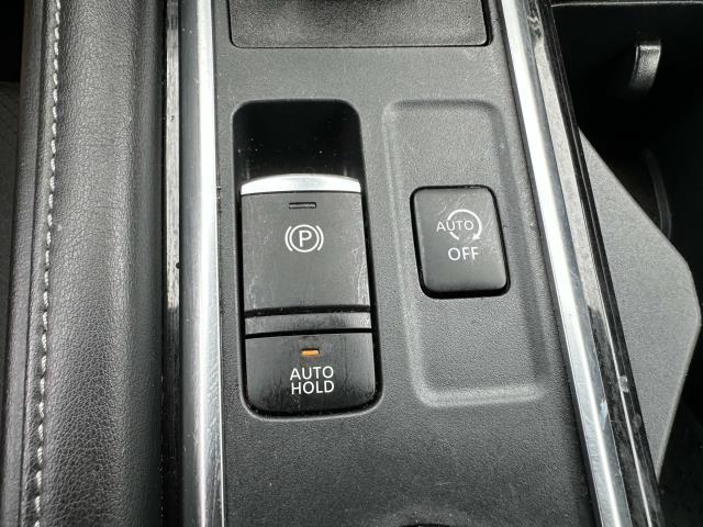 Photo of 2023 White Nissan Pathfinder
