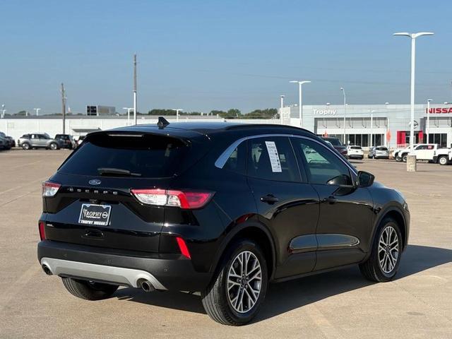 Photo of 2022 Agate Black Metallic Ford Escape
