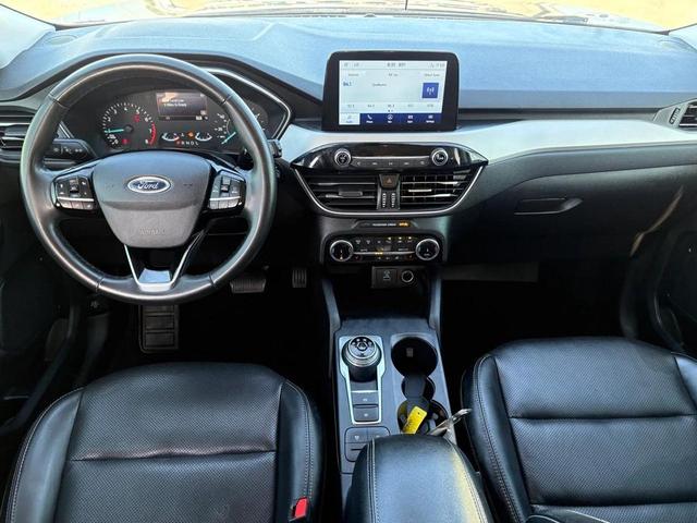 Photo of 2022 Agate Black Metallic Ford Escape
