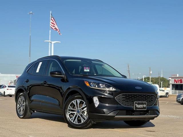 Photo of 2022 Agate Black Metallic Ford Escape