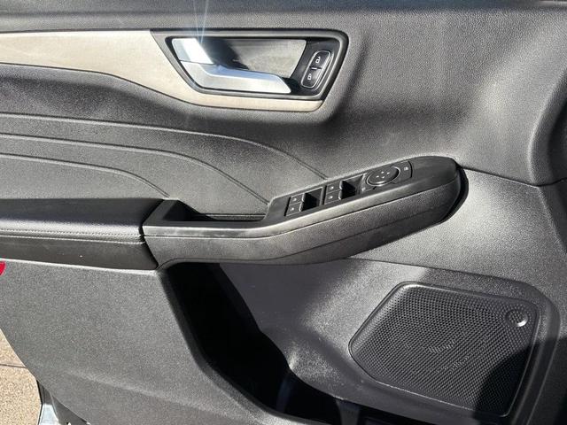 Photo of 2022 Agate Black Metallic Ford Escape