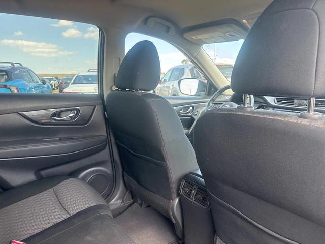 Photo of 2017 Gun Metallic Nissan Rogue