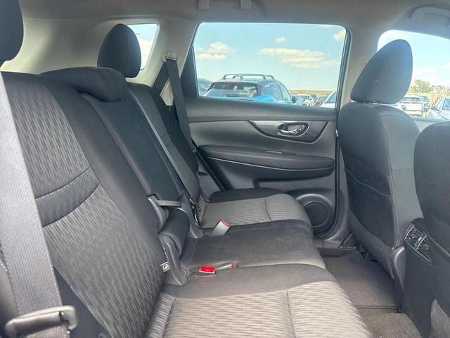 Photo of 2017 Gun Metallic Nissan Rogue
