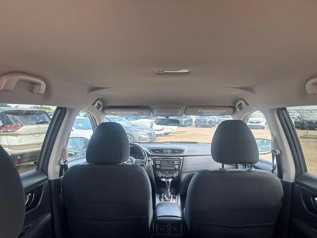 Photo of 2017 Gun Metallic Nissan Rogue