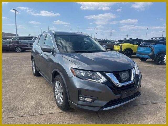 Photo of 2017 Gun Metallic Nissan Rogue