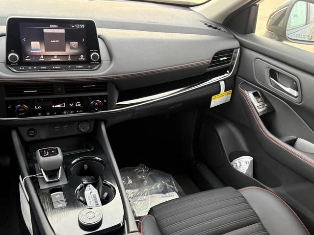 Photo of 2026 Super Black Nissan Rogue