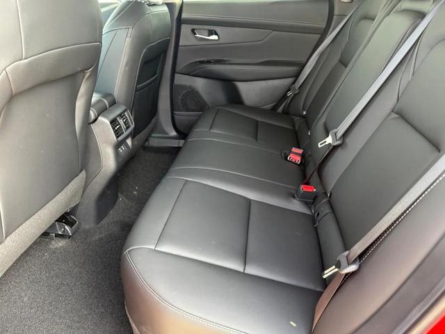 Photo of 2025 XDU 2T Red Black Nissan Murano