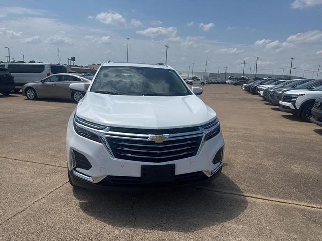 Photo of 2022 Summit White Chevrolet Equinox