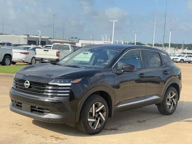 Photo of 2025 KH3 Super Blac Nissan Kicks