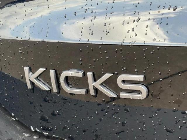 Photo of 2025 KH3 Super Blac Nissan Kicks