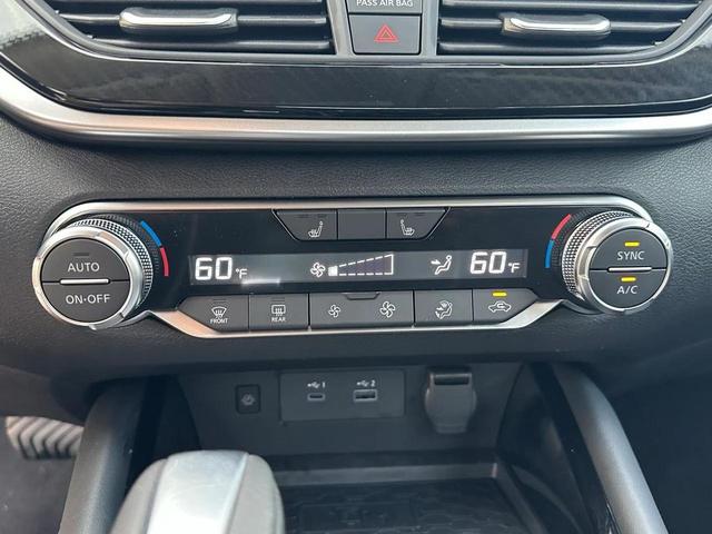 Photo of 2025 QAB  Whit Nissan Altima