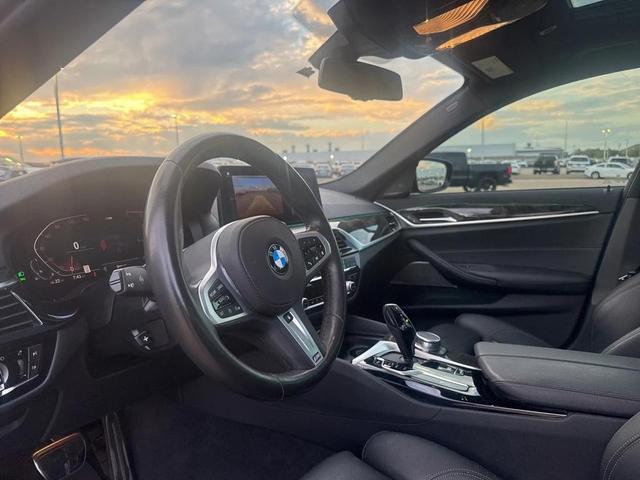 Photo of 2022 Phytonic Blue Metallic BMW 530