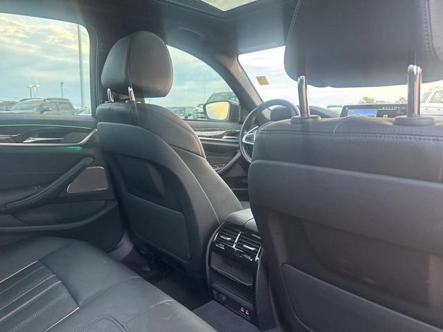 Photo of 2022 Phytonic Blue Metallic BMW 530