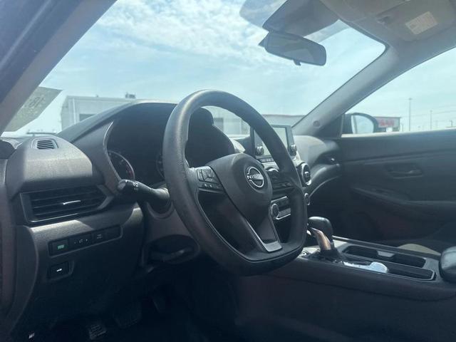 Photo of 2025 Super Black Nissan Sentra