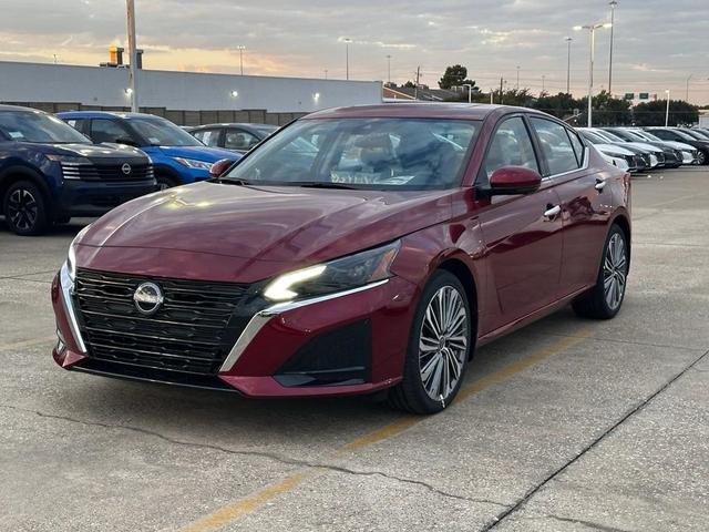 Photo of 2025 Scarlet Ember Nissan Altima