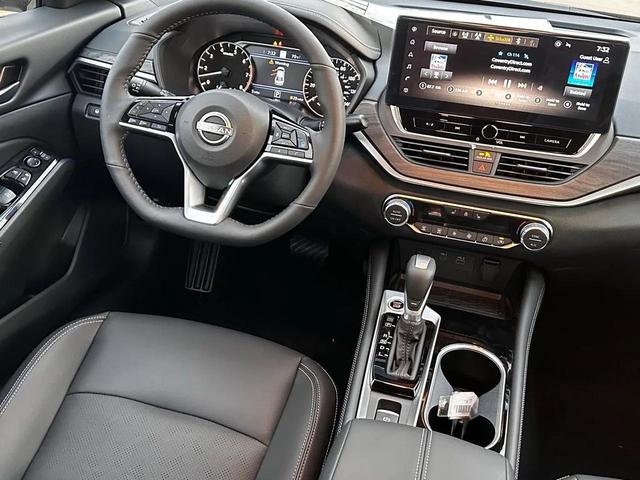 Photo of 2025 Scarlet Ember Nissan Altima