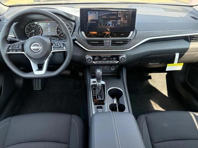 Photo of 2025 Gun Metallic Nissan Altima