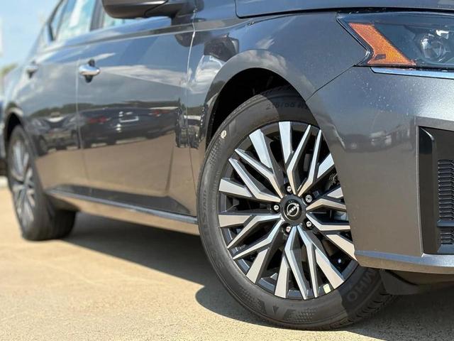 Photo of 2025 Gun Metallic Nissan Altima