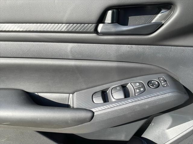 Photo of 2025 Super Black Nissan Altima