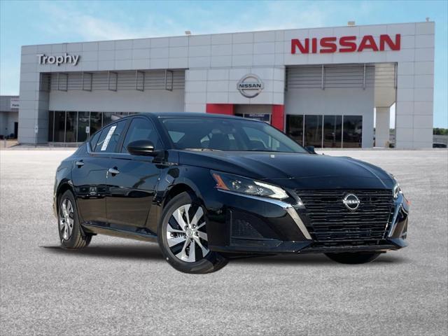 Photo of 2025 Super Black Nissan Altima