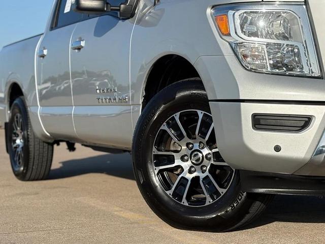 Photo of 2020 Brilliant Silver Metallic Nissan Titan