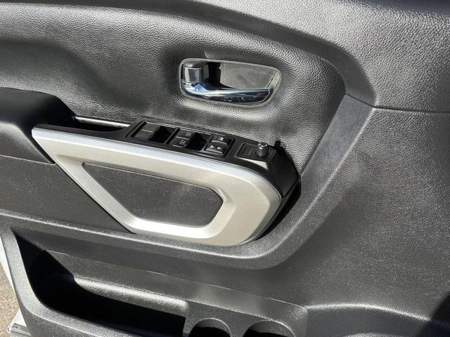 Photo of 2020 Brilliant Silver Metallic Nissan Titan