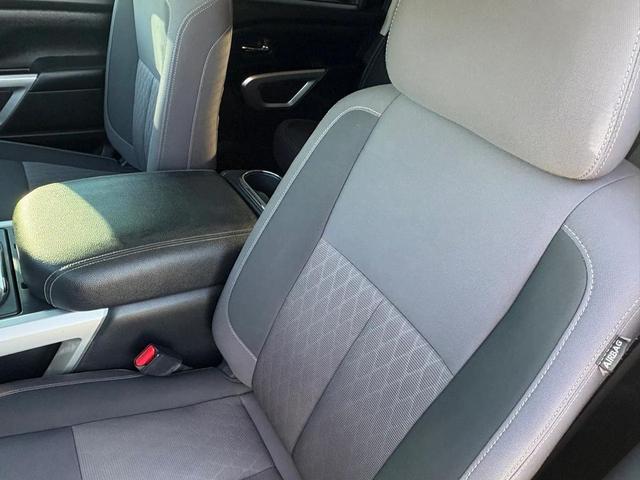 Photo of 2020 Brilliant Silver Metallic Nissan Titan