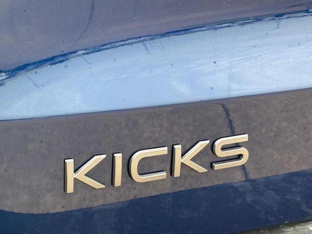 Photo of 2026 Deep Blue Pearl Nissan Kicks