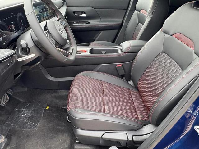 Photo of 2026 Deep Blue Pearl Nissan Kicks