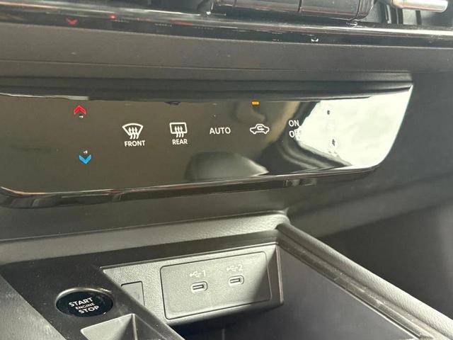 Photo of 2026 Deep Blue Pearl Nissan Kicks