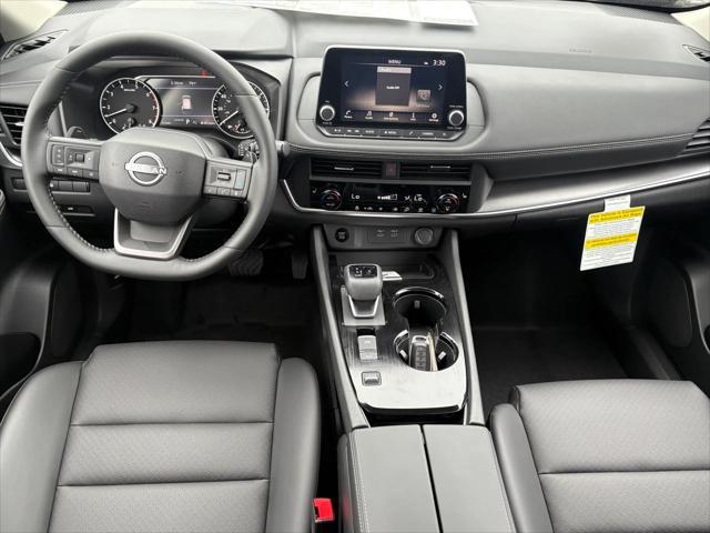 Photo of 2025 KH3 Super Blac Nissan Rogue