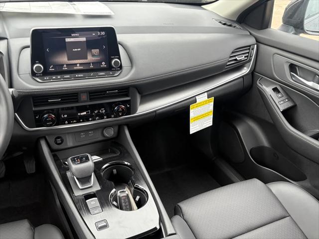 Photo of 2025 KH3 Super Blac Nissan Rogue
