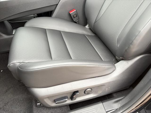 Photo of 2025 KH3 Super Blac Nissan Rogue