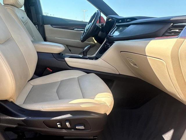 Photo of 2019 Red Horizon Tintcoat Cadillac XT5