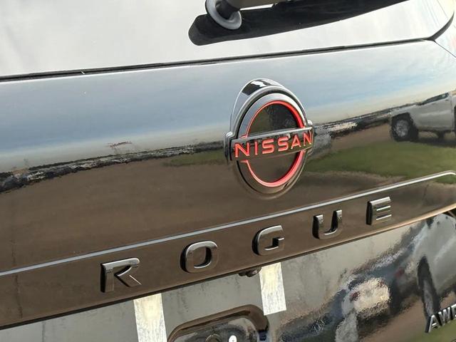 Photo of 2026 Super Black Nissan Rogue