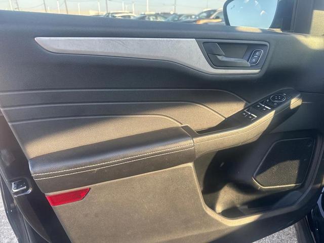Photo of 2021 Agate Black Metallic Ford Escape