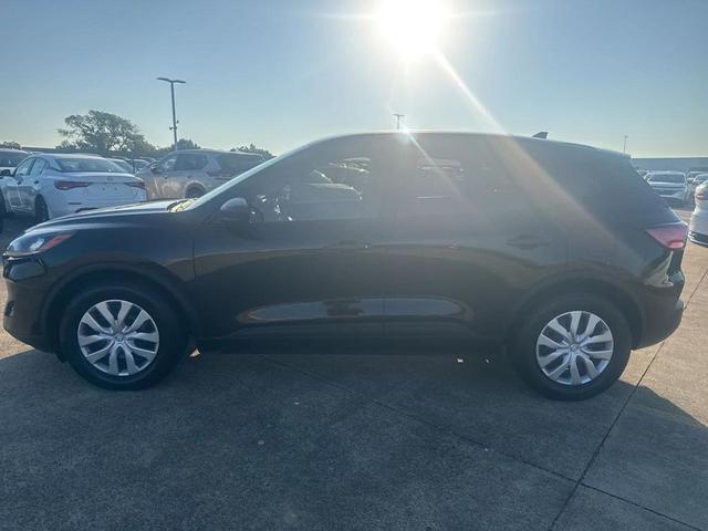 Photo of 2021 Agate Black Metallic Ford Escape