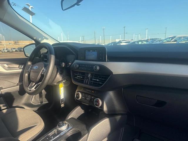 Photo of 2021 Agate Black Metallic Ford Escape